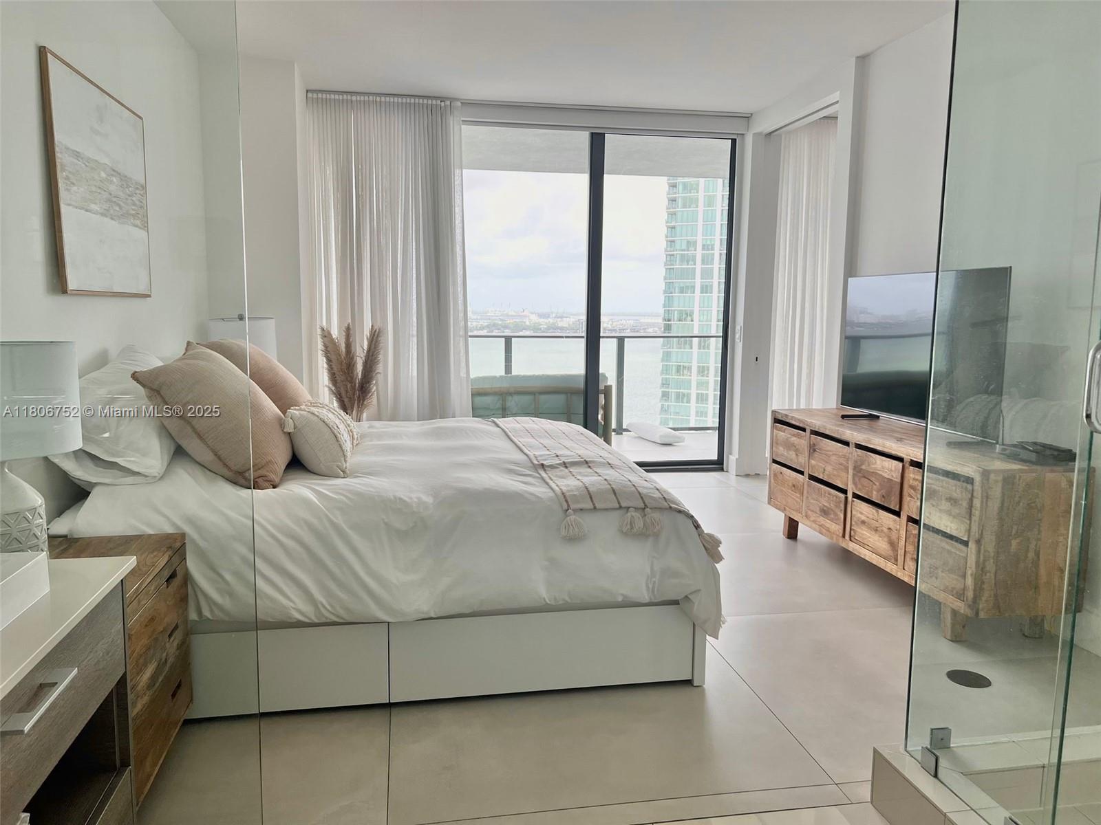 PARAISO BAY CONDO - Residential Lease