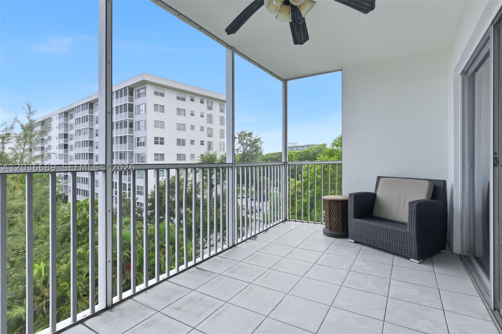 NO 11 PALM-AIRE COUNTRY C - Residential