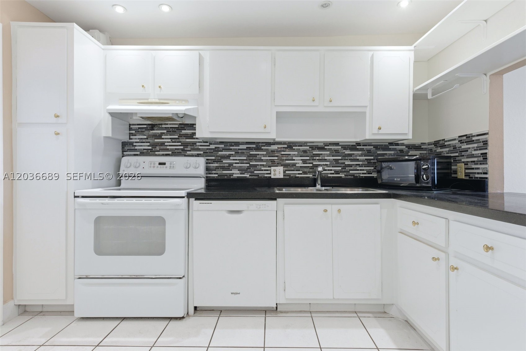 NO 11 PALM-AIRE COUNTRY C - Residential