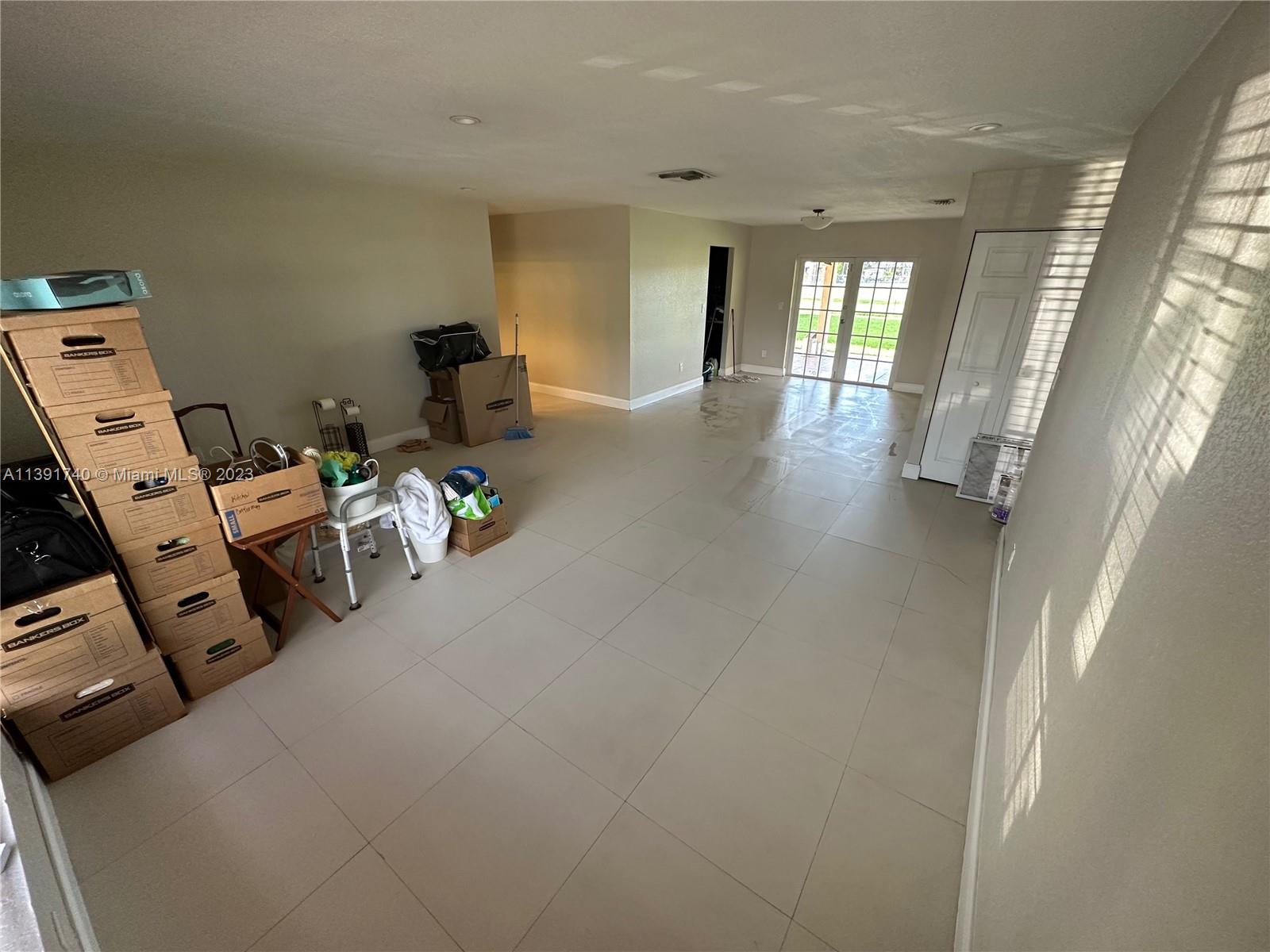 WINSTON PARK UNIT 8 - Residential Lease