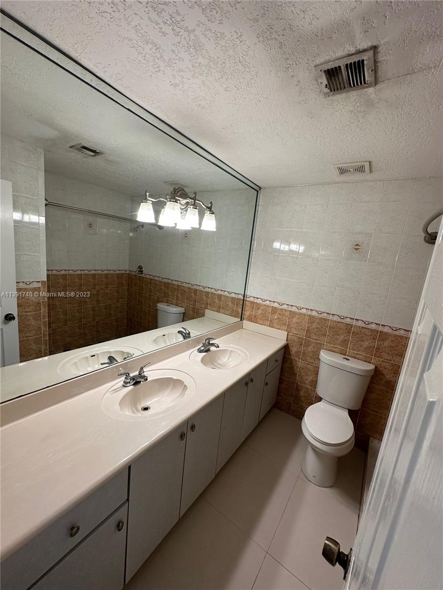 WINSTON PARK UNIT 8 - Residential Lease