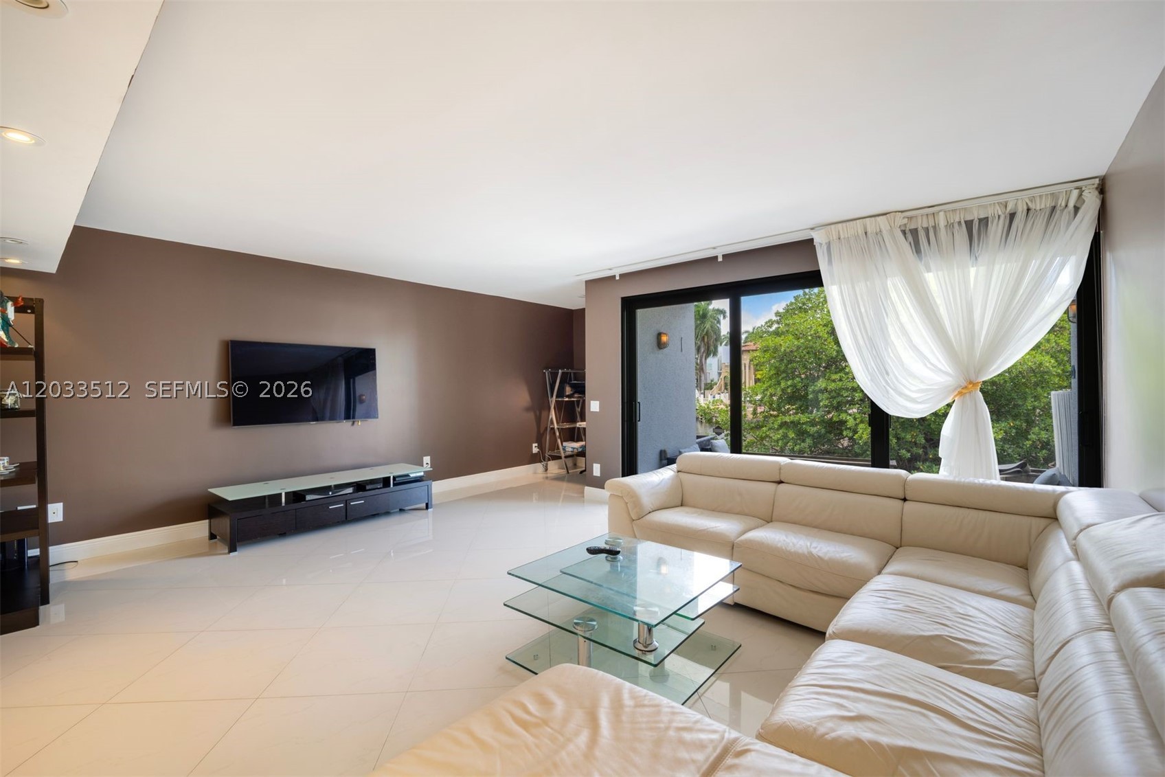 POINCIANA IS YT & RCQ CLU - Residential Lease