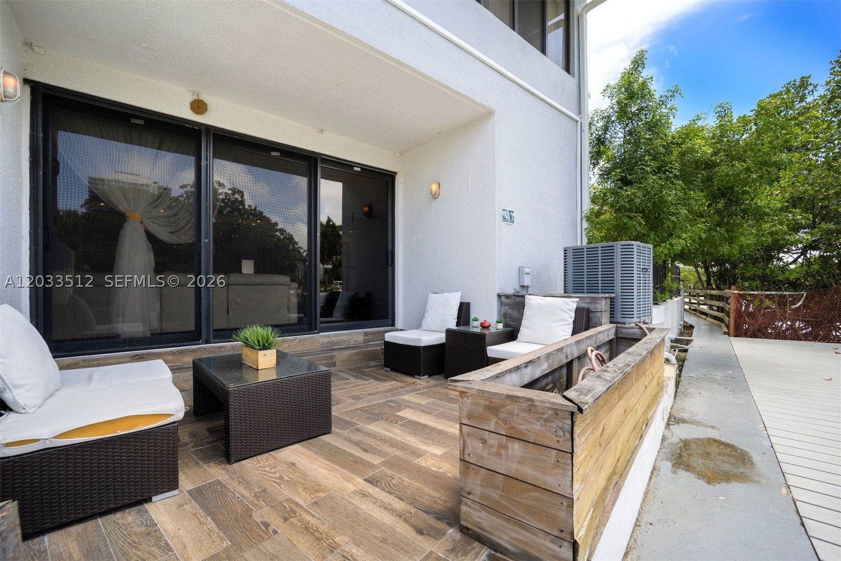 POINCIANA IS YT & RCQ CLU - Residential Lease