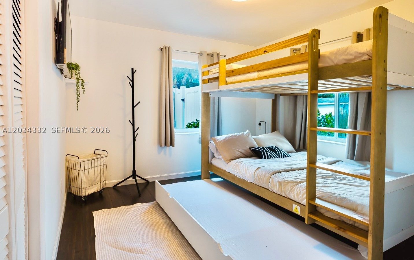 CHULA VISTA FIRST ADD REV - Residential Lease