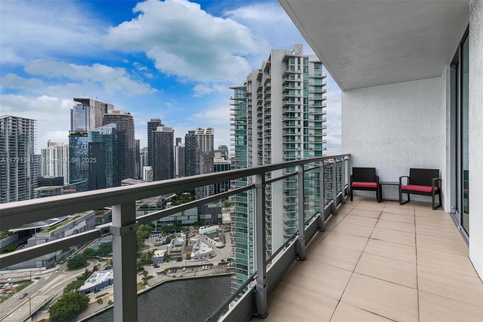 IVY CONDO - Residential