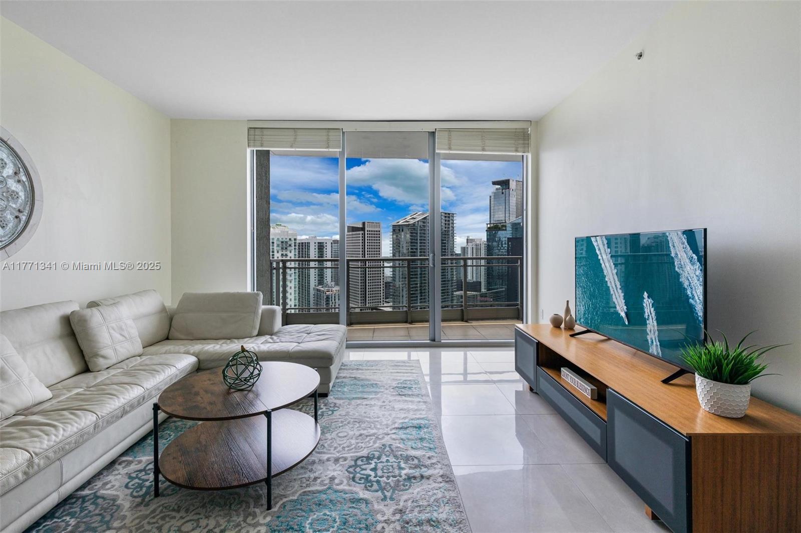 IVY CONDO - Residential