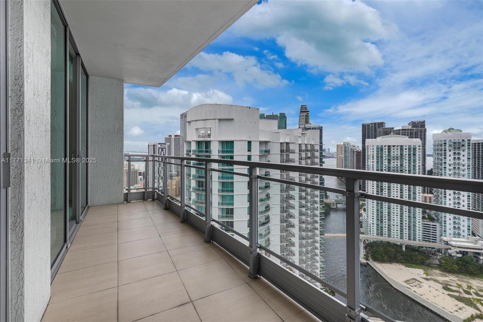 IVY CONDO - Residential