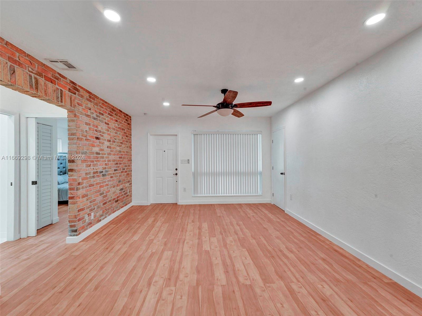 MIAMI GARDENS ESTATES - Residential