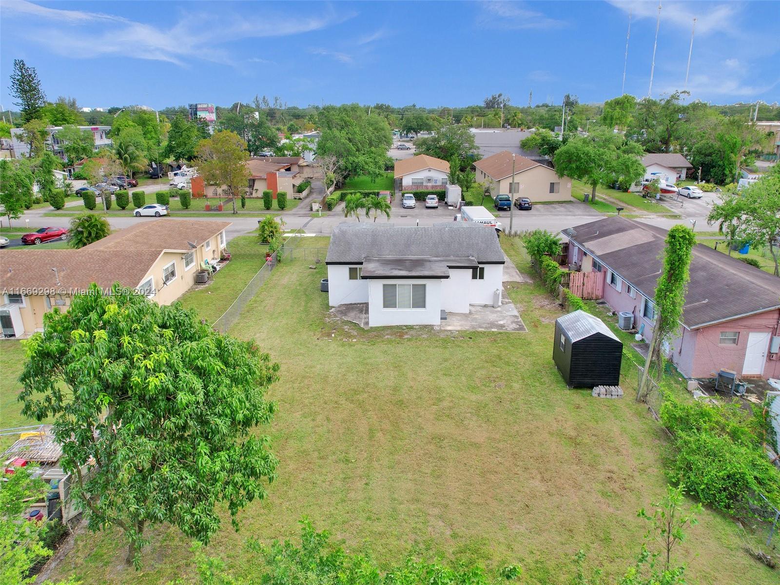 MIAMI GARDENS ESTATES - Residential