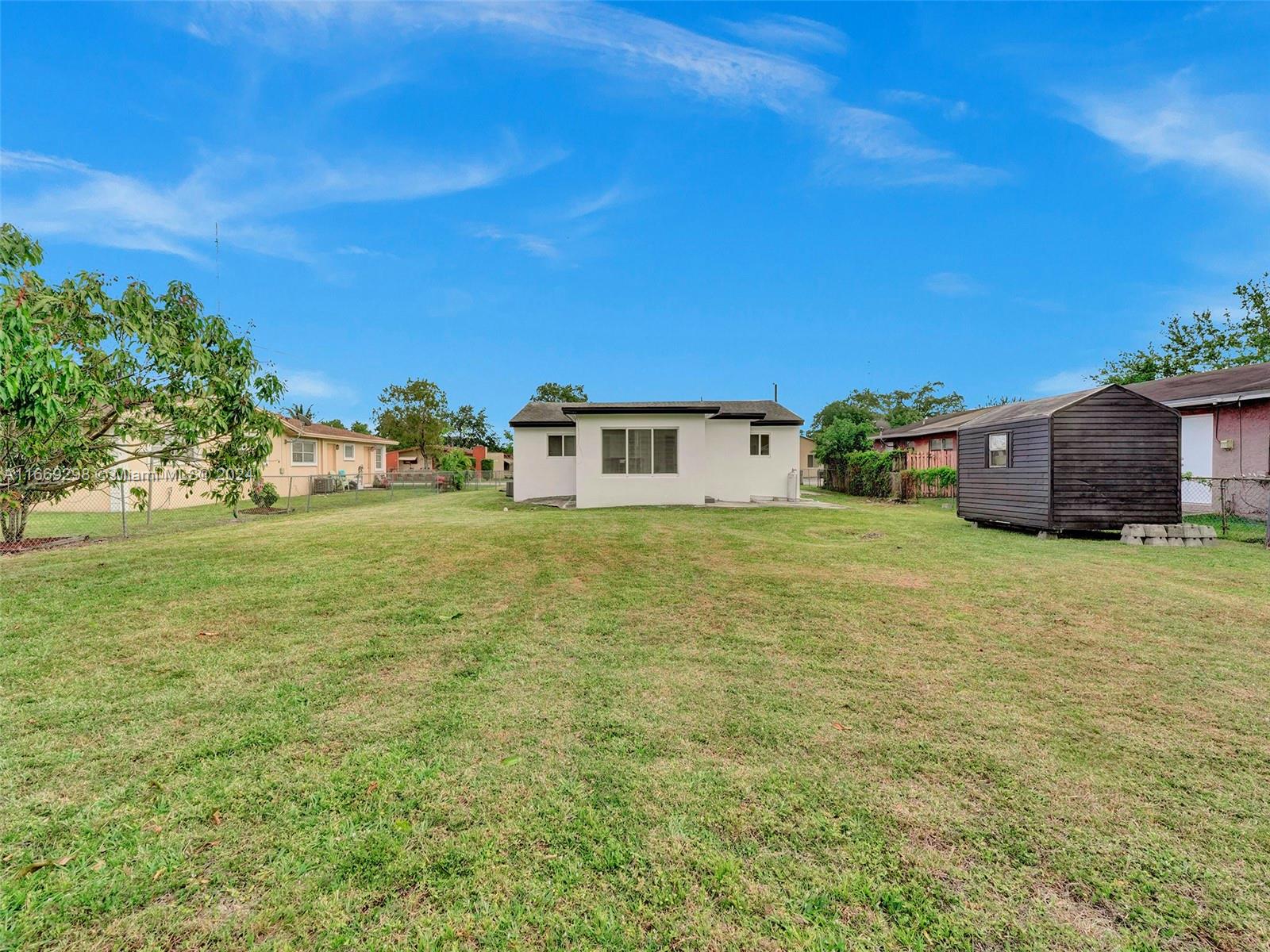 MIAMI GARDENS ESTATES - Residential