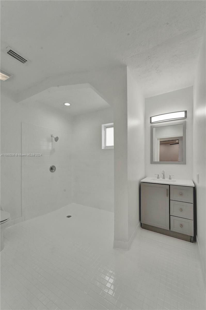 MIAMI GARDENS ESTATES - Residential