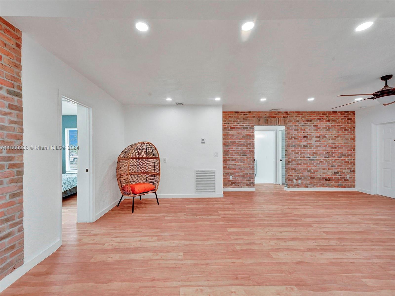 MIAMI GARDENS ESTATES - Residential