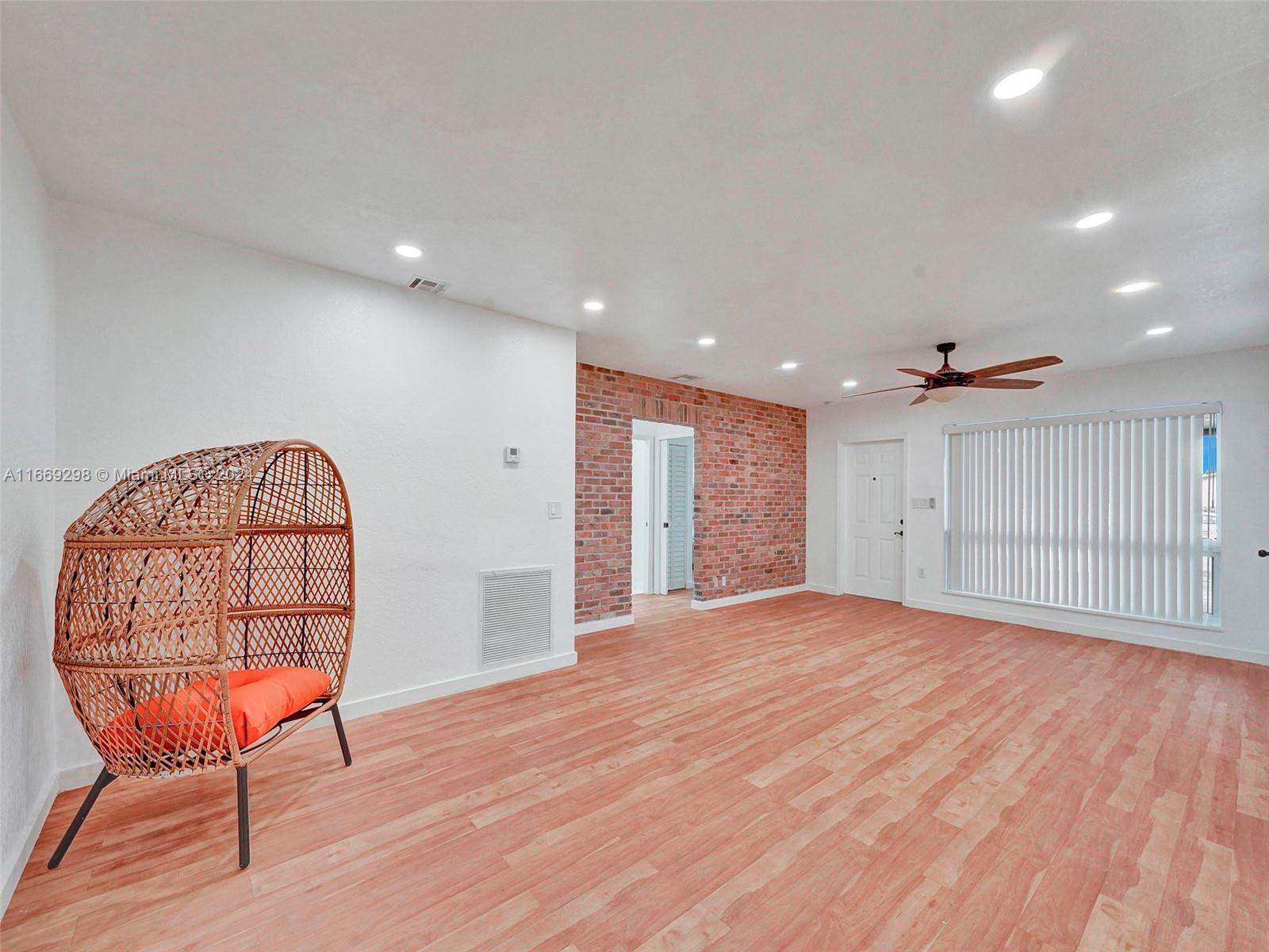 MIAMI GARDENS ESTATES - Residential
