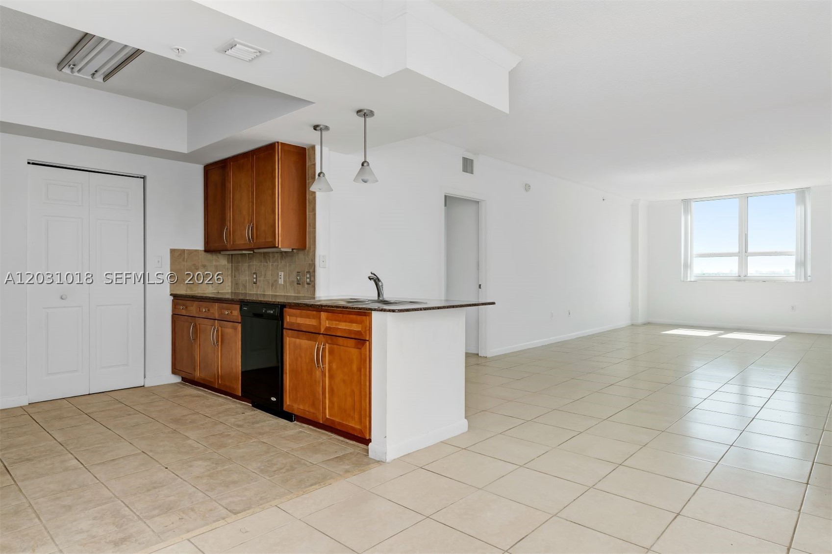 CITE CONDO - Residential Lease