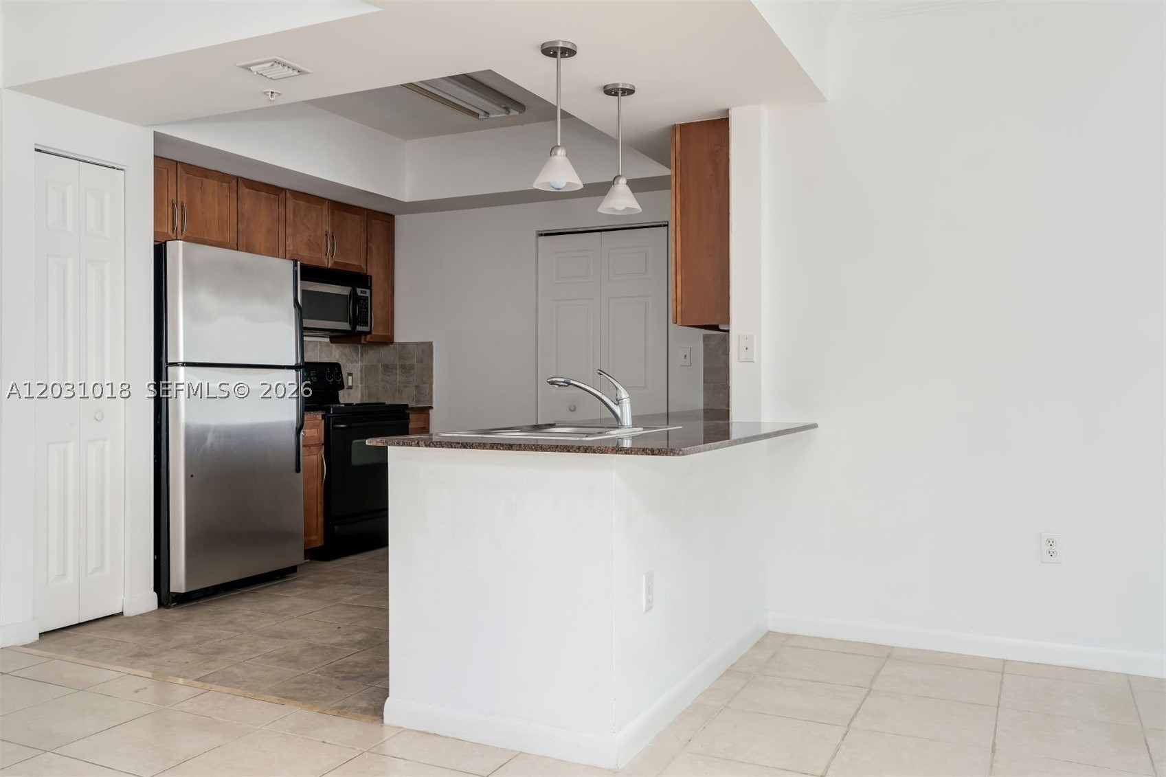 CITE CONDO - Residential Lease