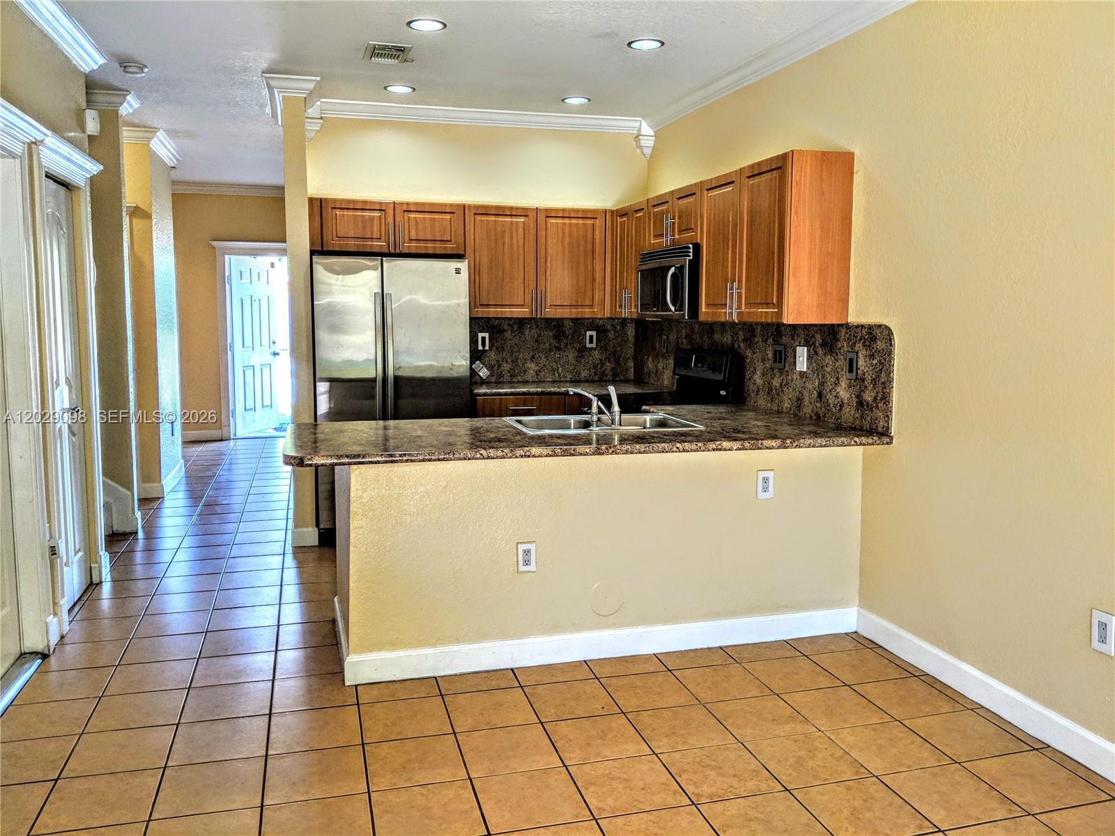 SILVER PALM HOMES - Residential Lease