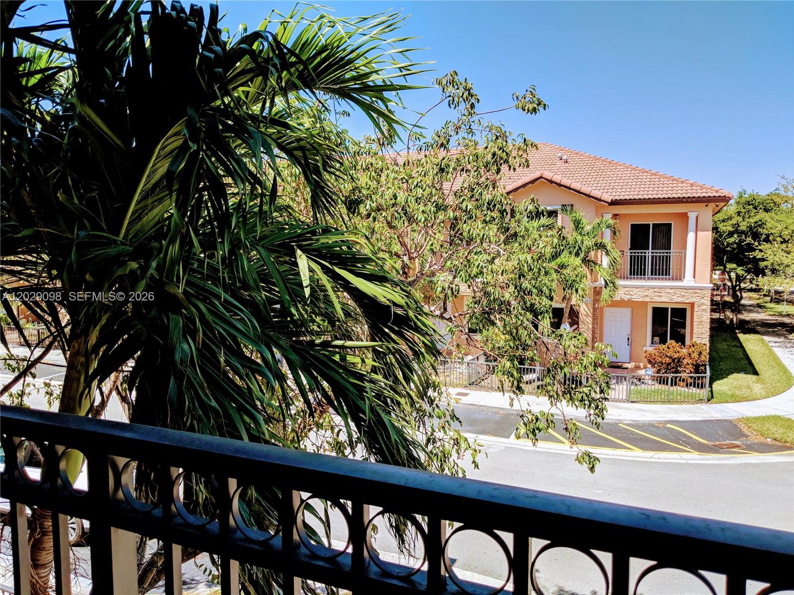 SILVER PALM HOMES - Residential Lease