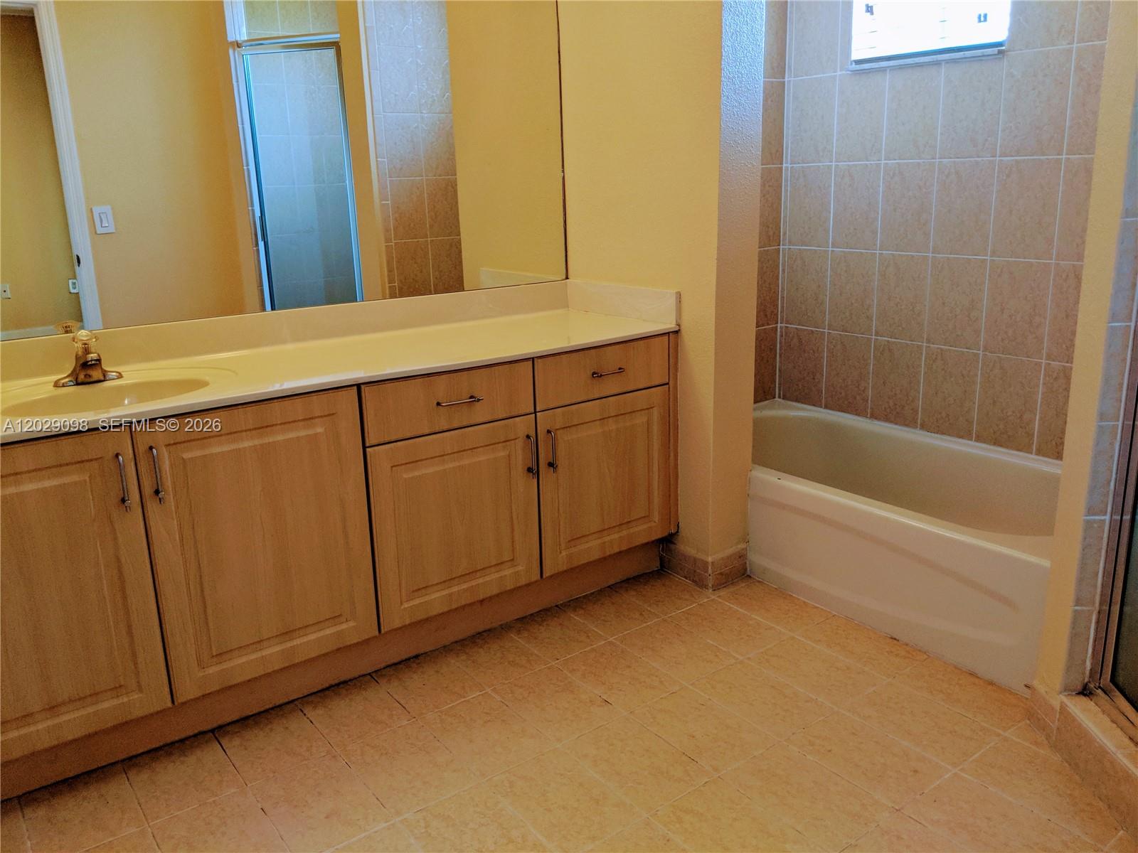 SILVER PALM HOMES - Residential Lease