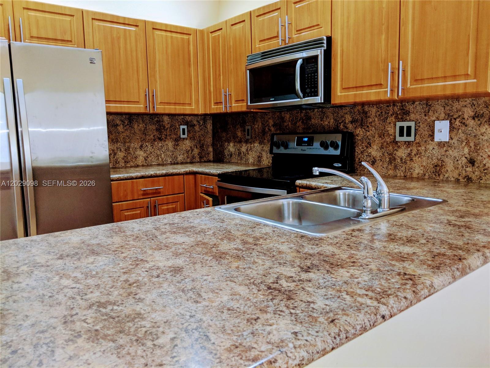 SILVER PALM HOMES - Residential Lease