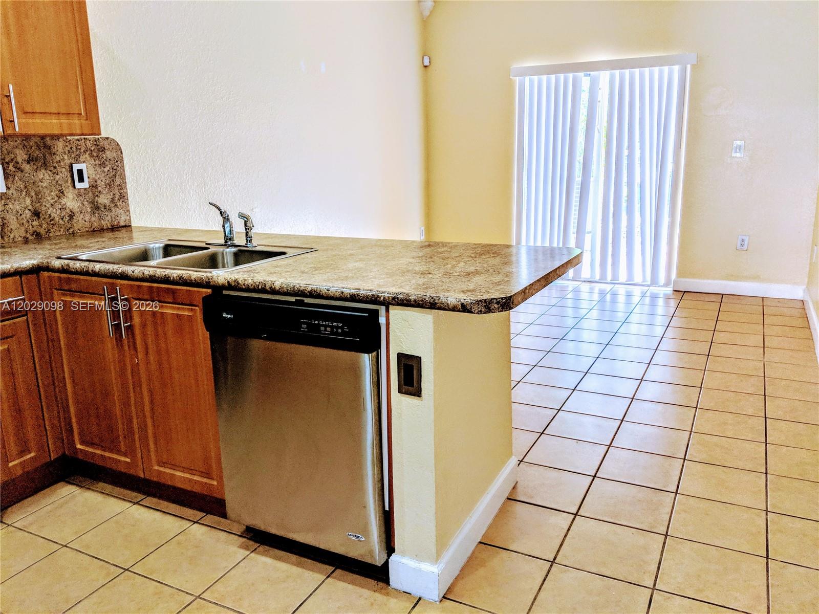 SILVER PALM HOMES - Residential Lease