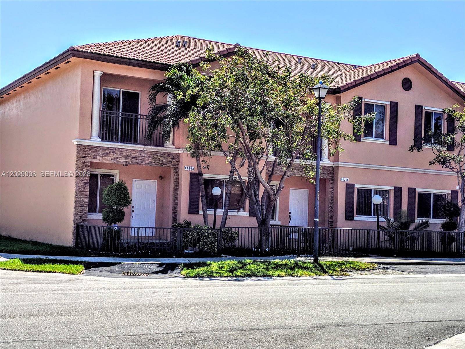 SILVER PALM HOMES - Residential Lease