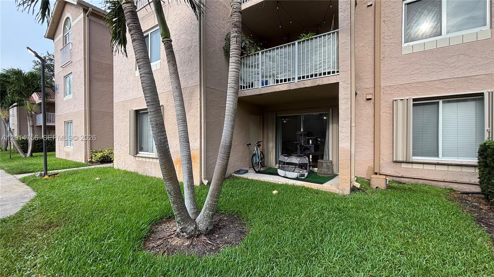 ROYAL PALM PLACE - Residential
