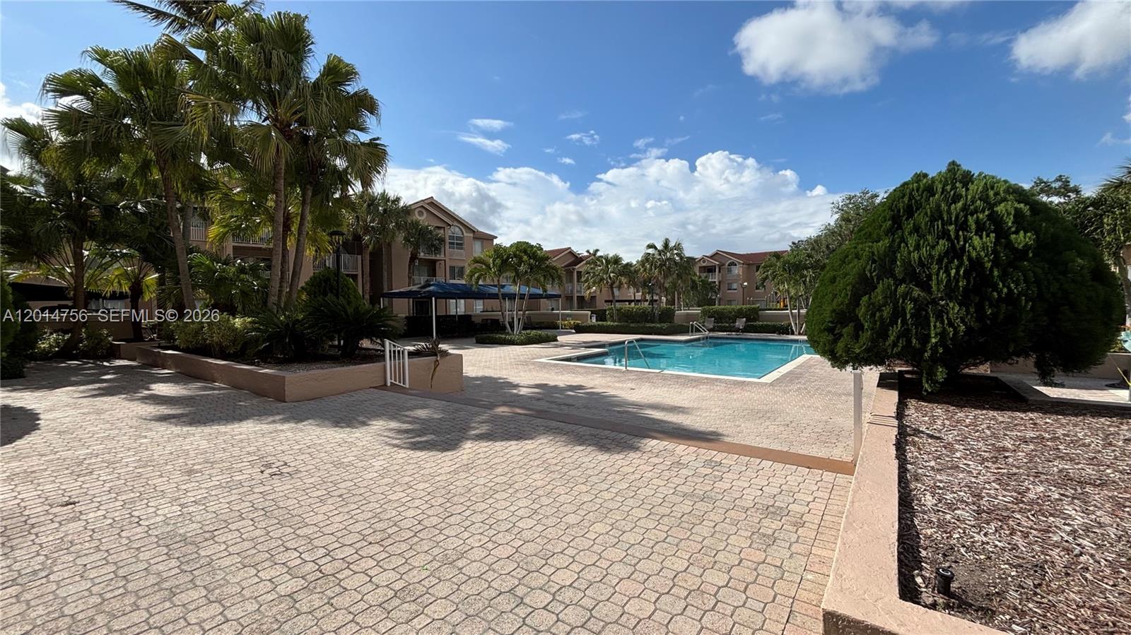 ROYAL PALM PLACE - Residential