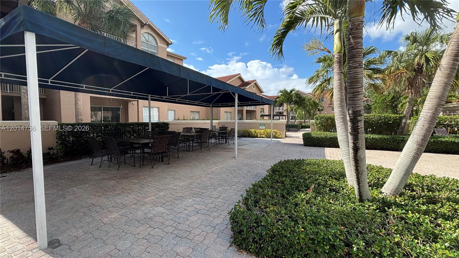 ROYAL PALM PLACE - Residential