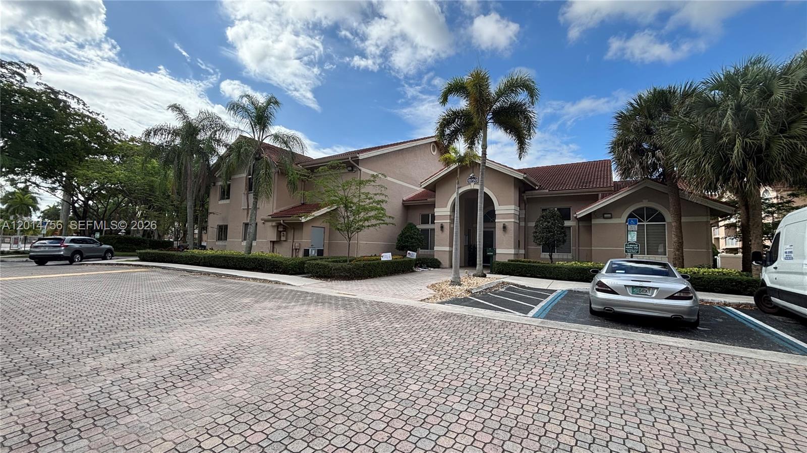 ROYAL PALM PLACE - Residential