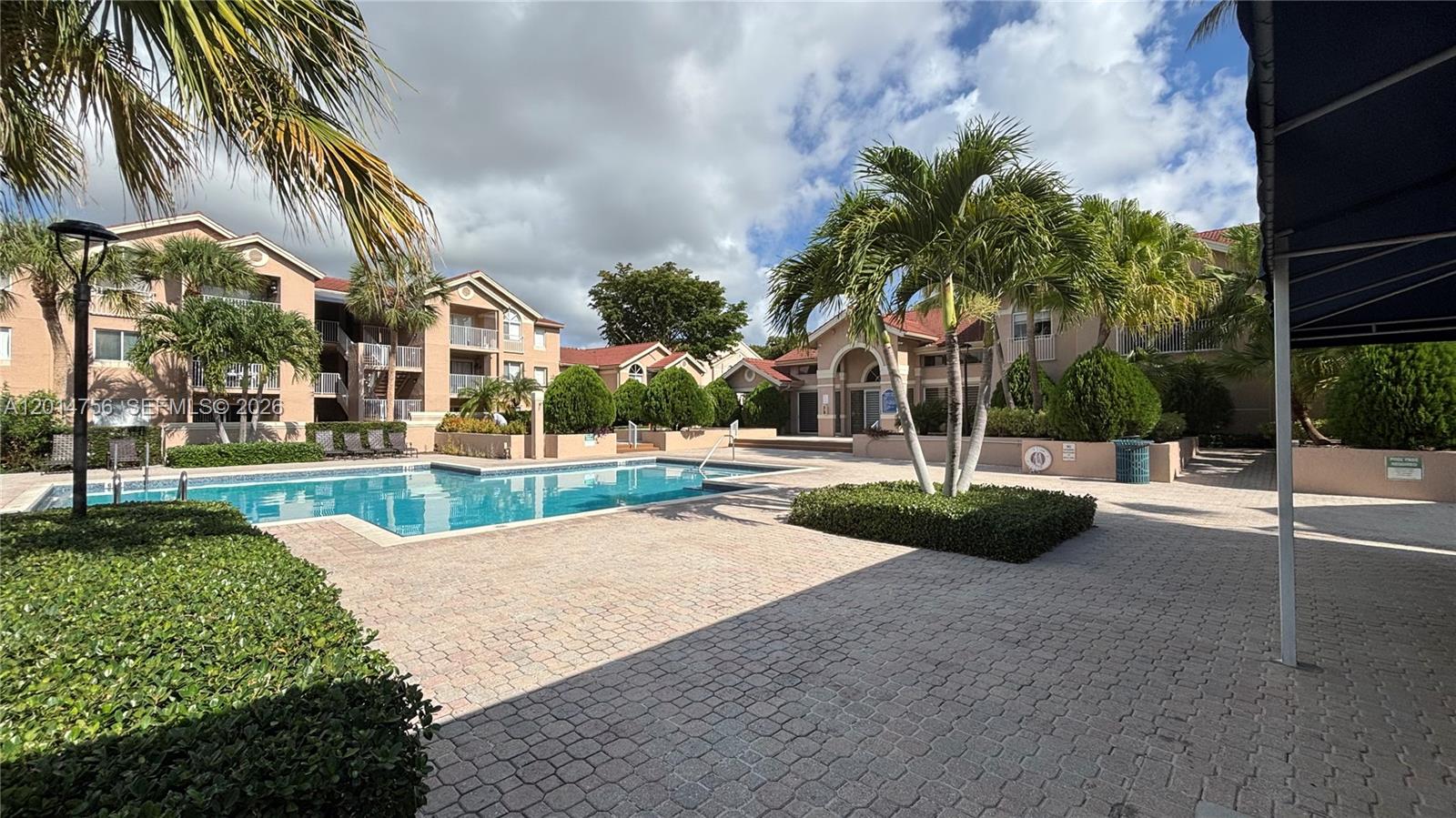 ROYAL PALM PLACE - Residential