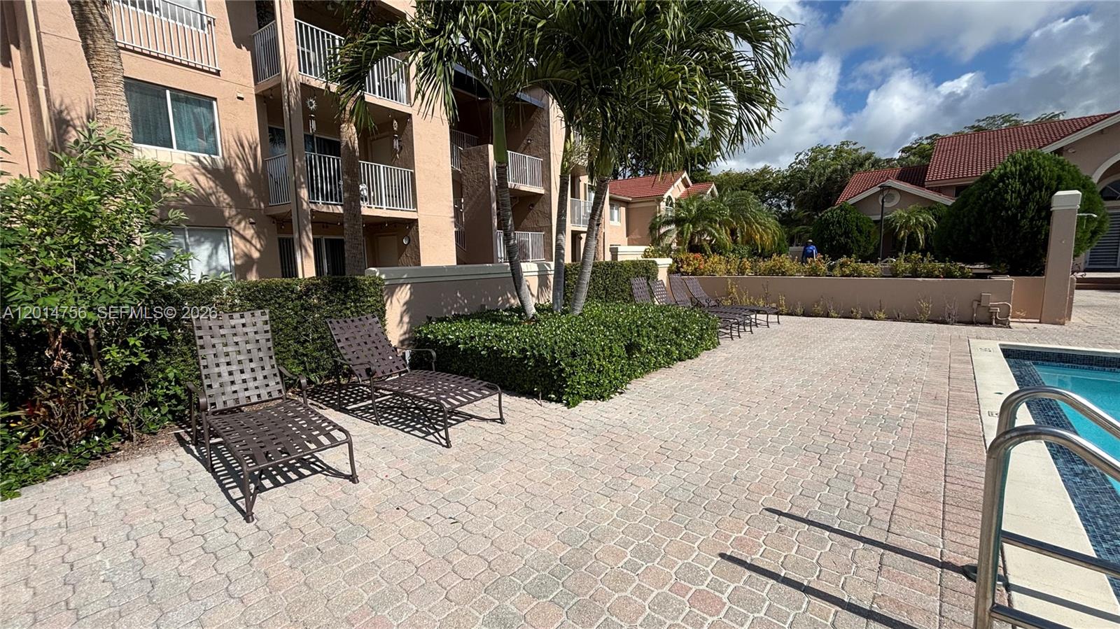 ROYAL PALM PLACE - Residential