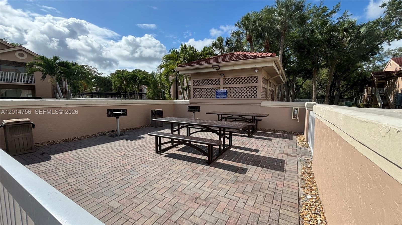 ROYAL PALM PLACE - Residential