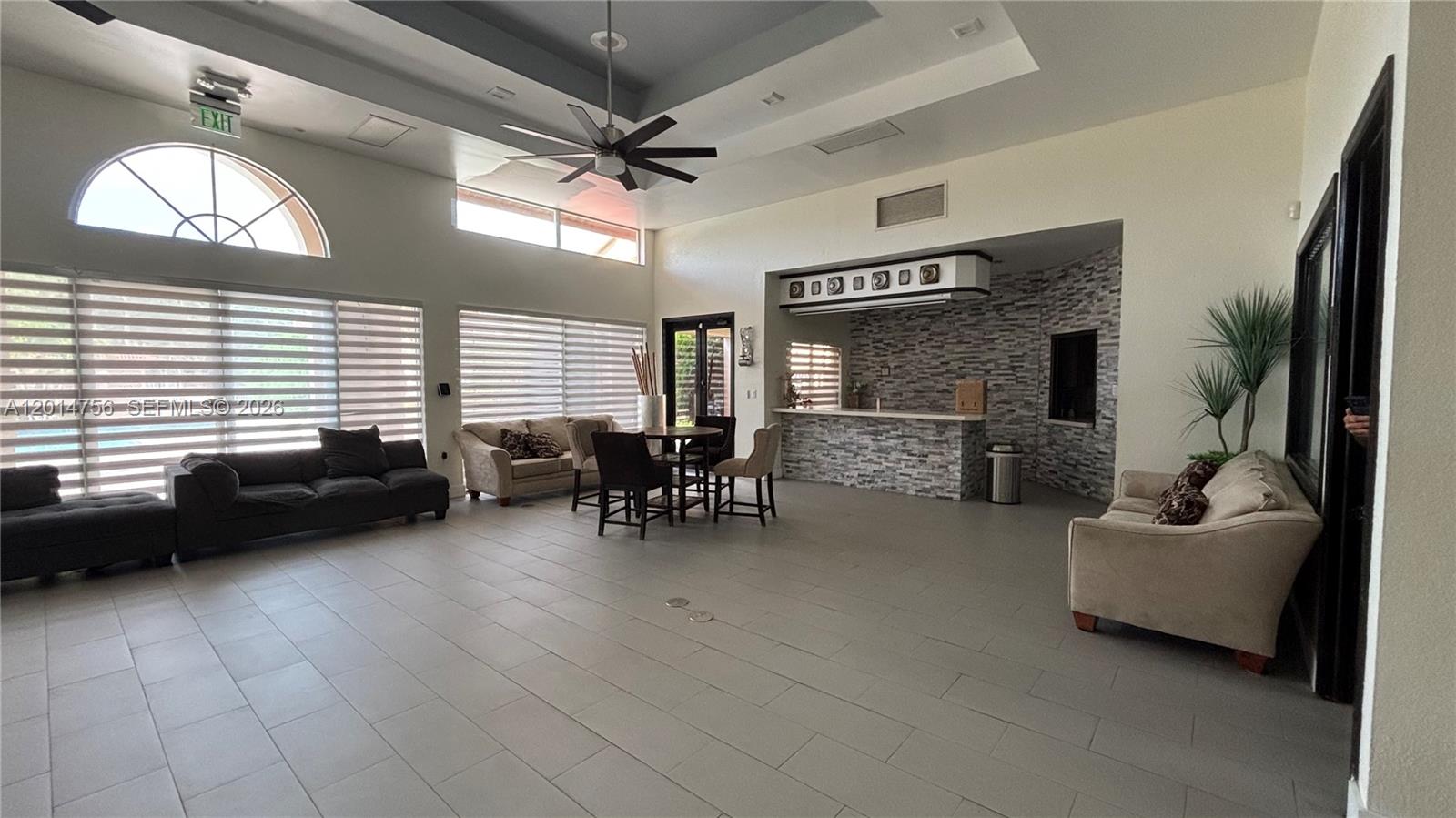 ROYAL PALM PLACE - Residential