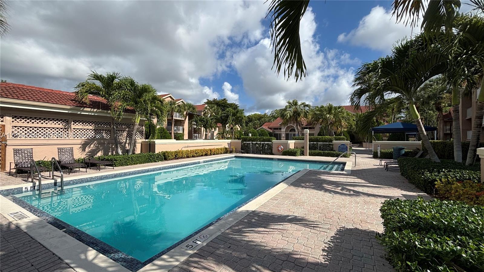 ROYAL PALM PLACE - Residential