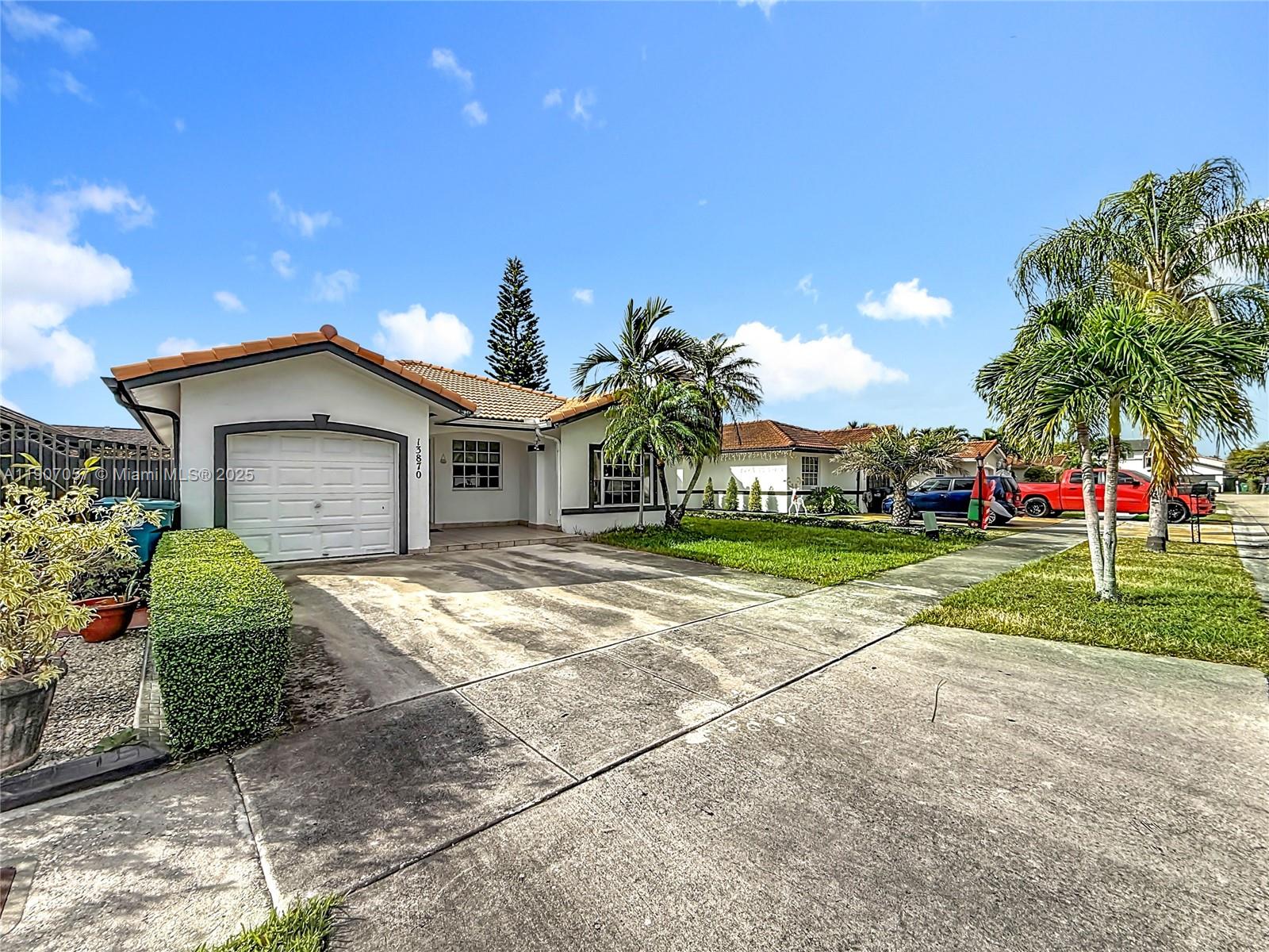 P A AT CORAL REEF - Residential