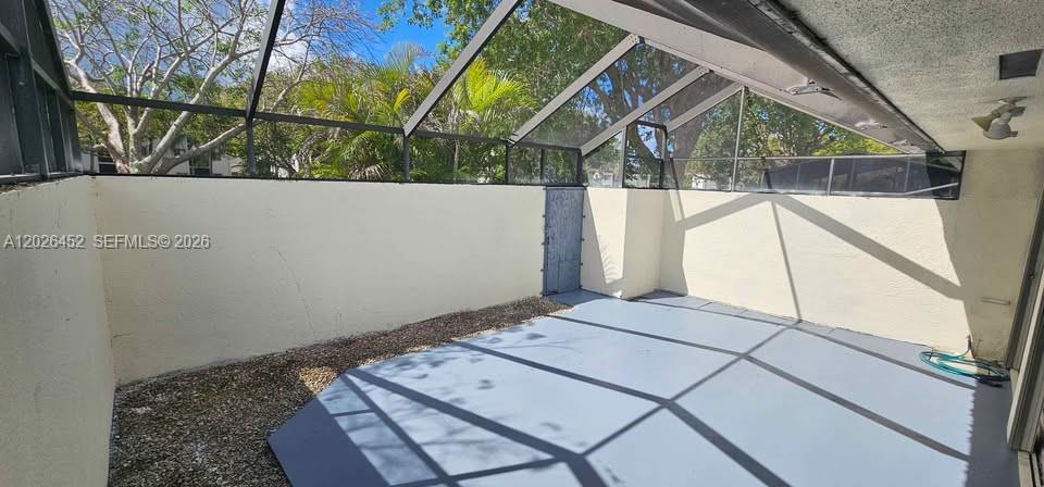 VILLAS OF DEERWOOD REPLAT - Residential Lease