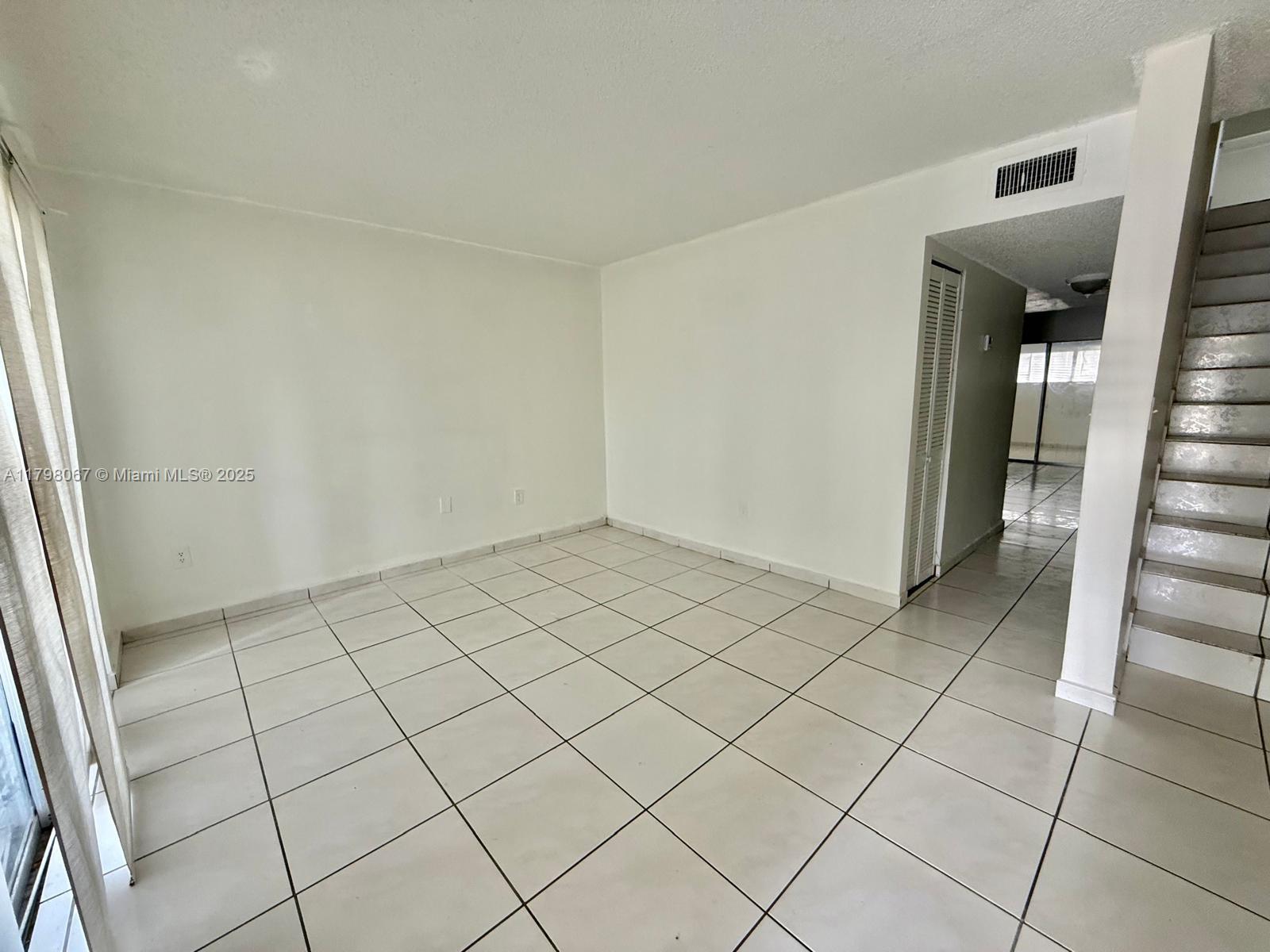 BILTMORE CLUB VILLAS TOWN - Residential Lease