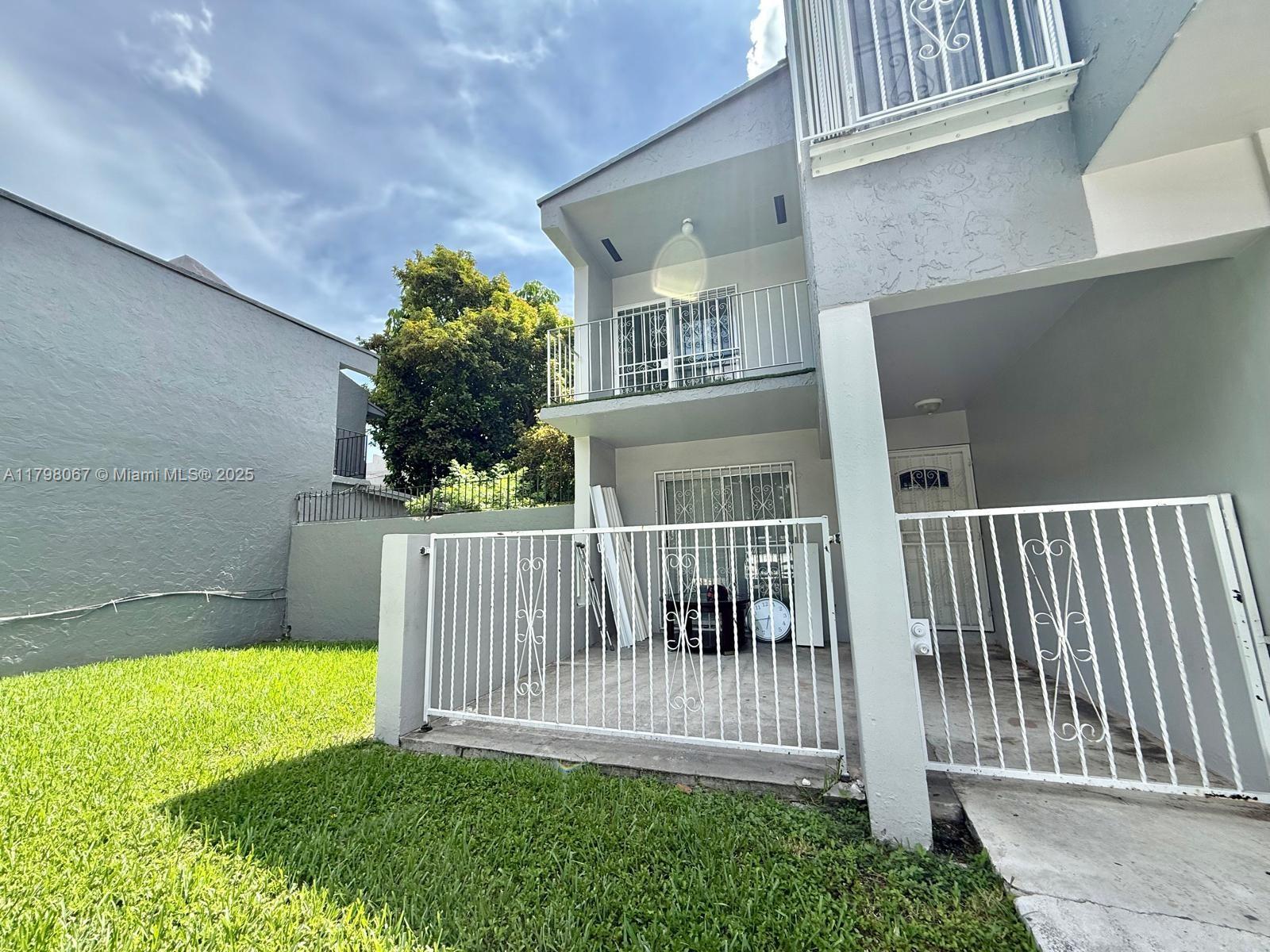 BILTMORE CLUB VILLAS TOWN - Residential Lease