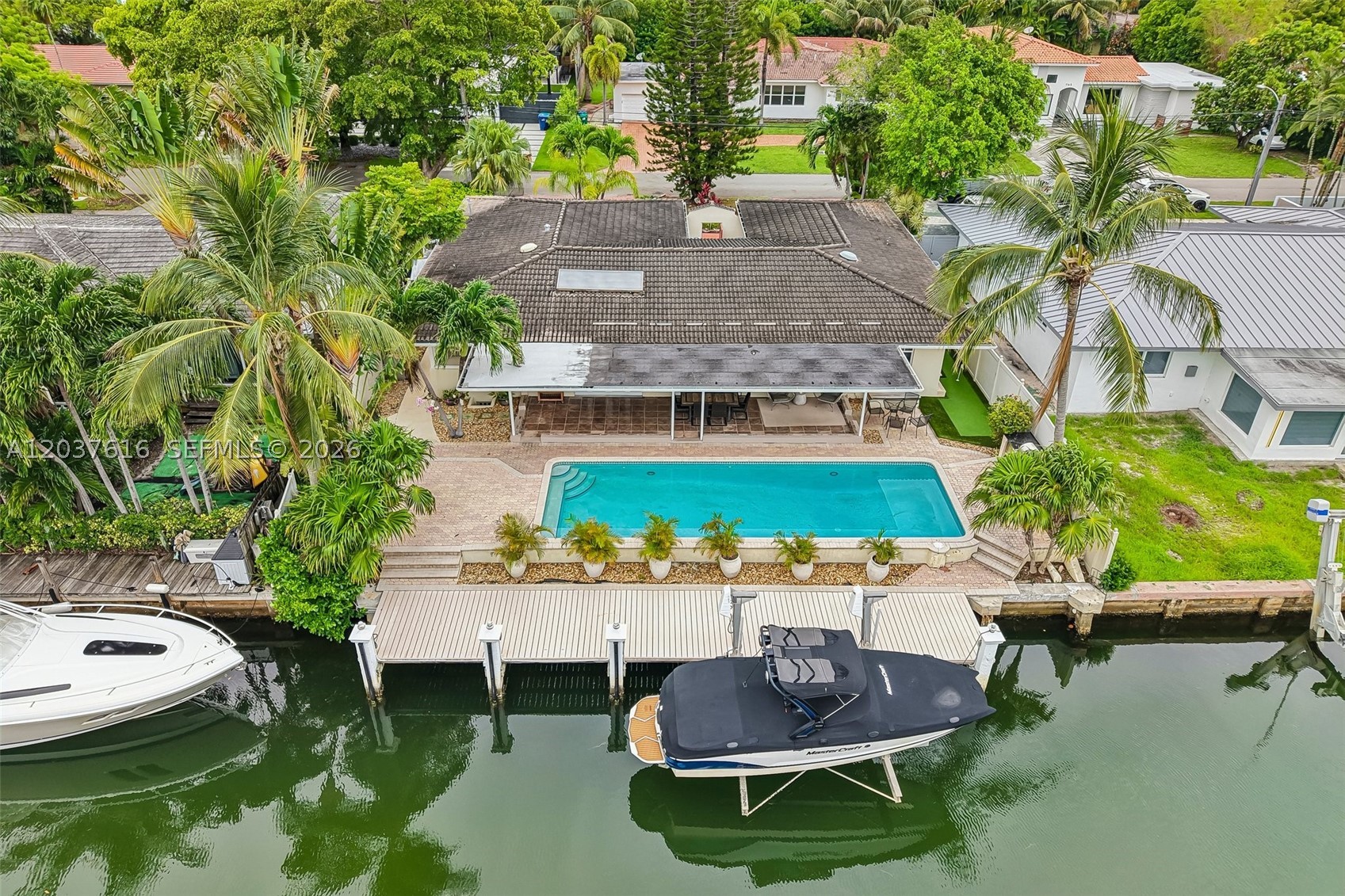 DAVIS HARBOR - Residential