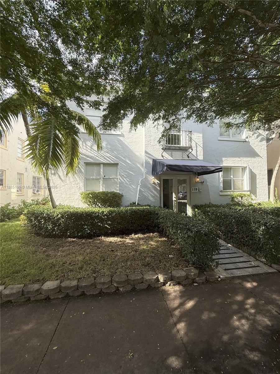 MENORES CONDO - Residential