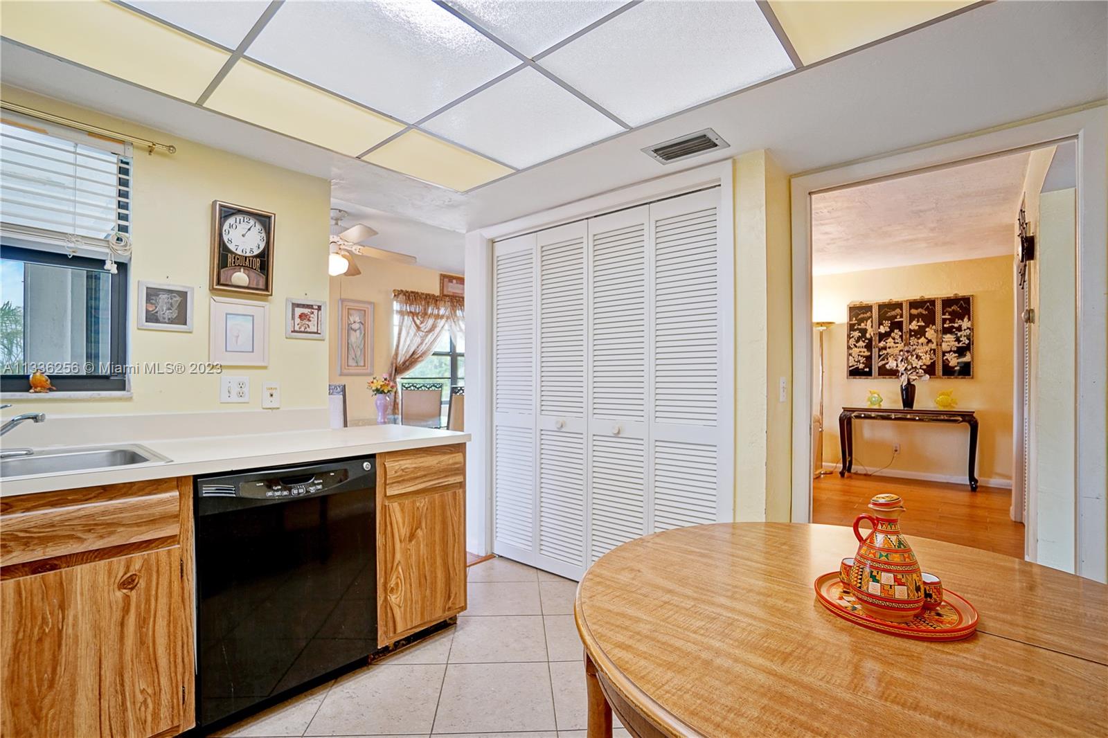 446800 - LAKEWOOD CONDOMIN - Residential