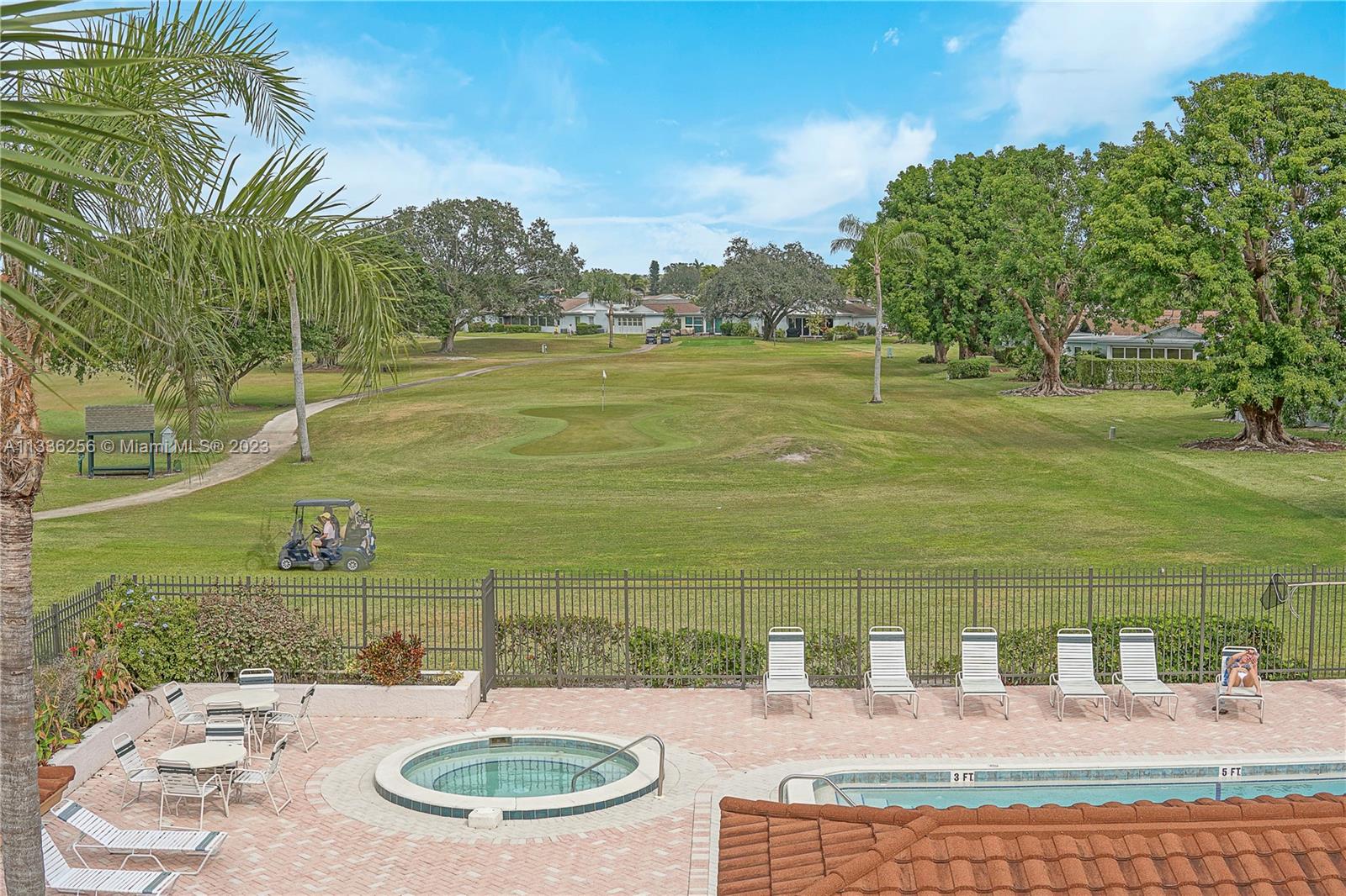 446800 - LAKEWOOD CONDOMIN - Residential