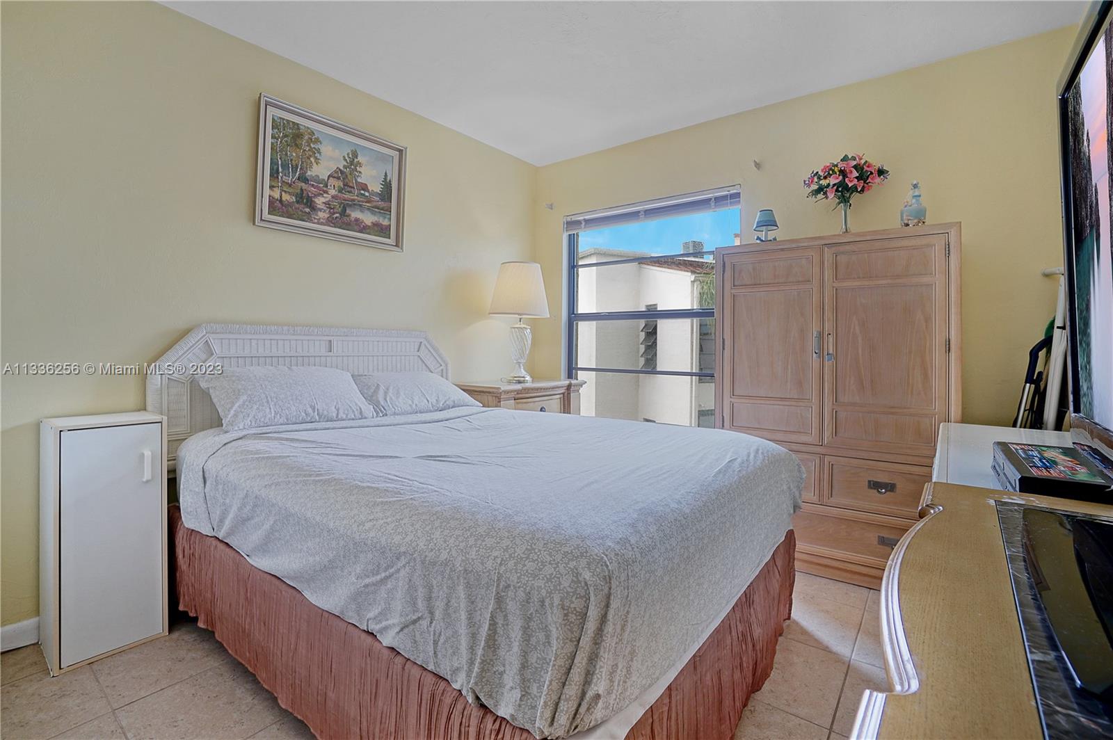446800 - LAKEWOOD CONDOMIN - Residential
