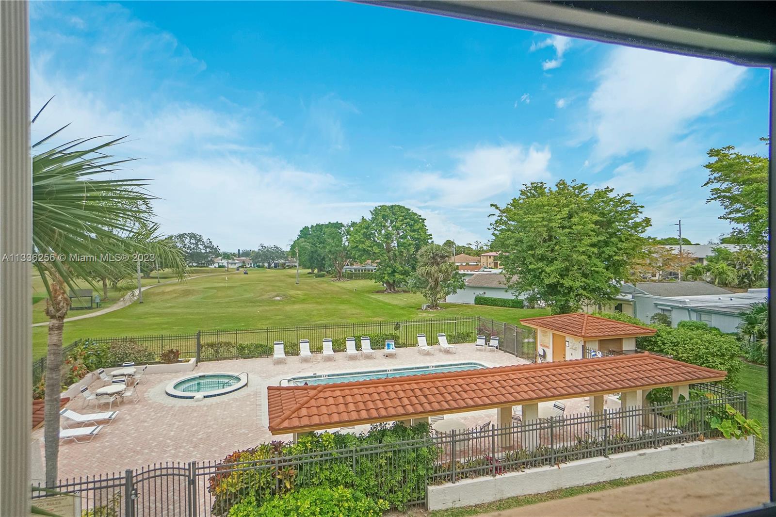 446800 - LAKEWOOD CONDOMIN - Residential