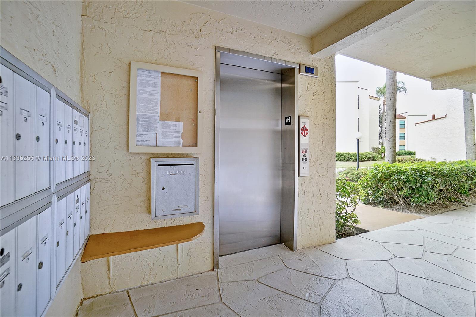 446800 - LAKEWOOD CONDOMIN - Residential