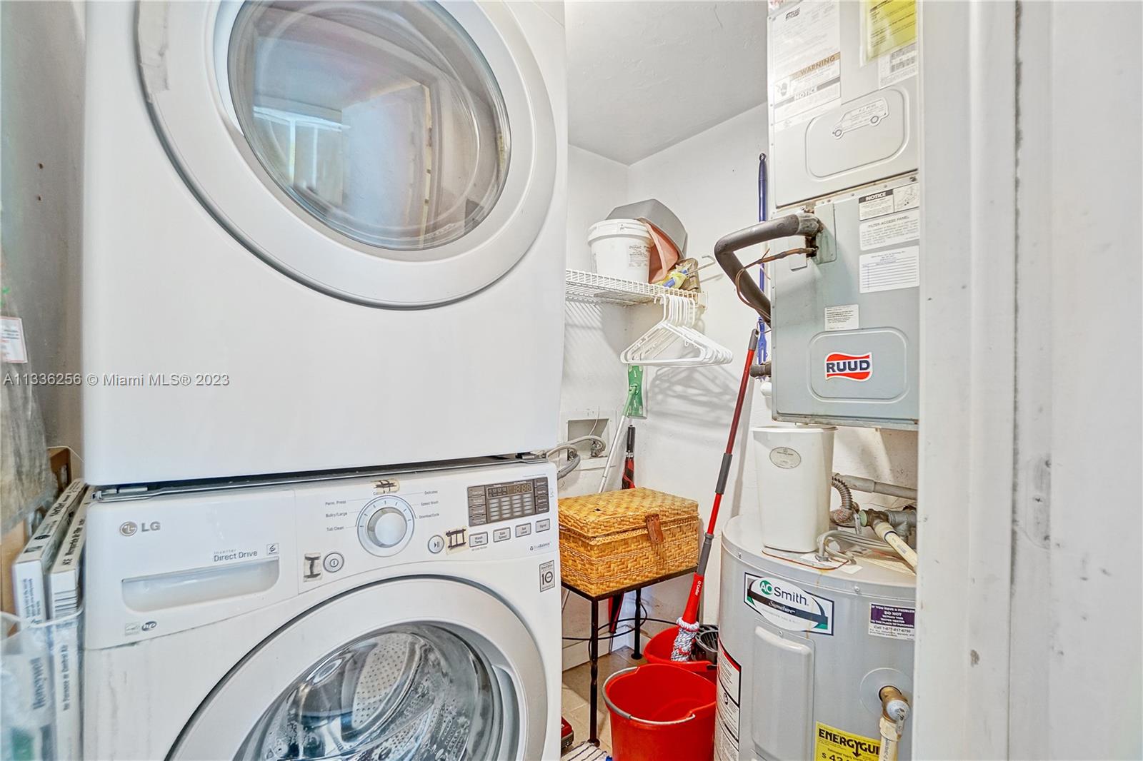446800 - LAKEWOOD CONDOMIN - Residential