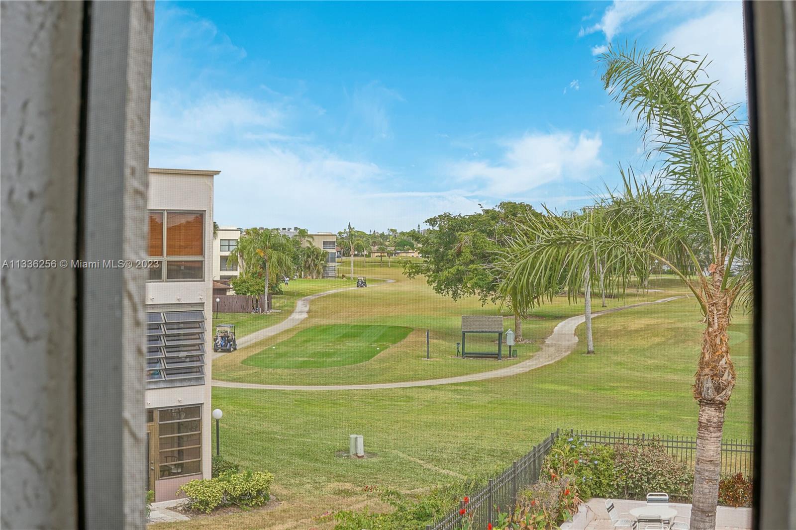 446800 - LAKEWOOD CONDOMIN - Residential