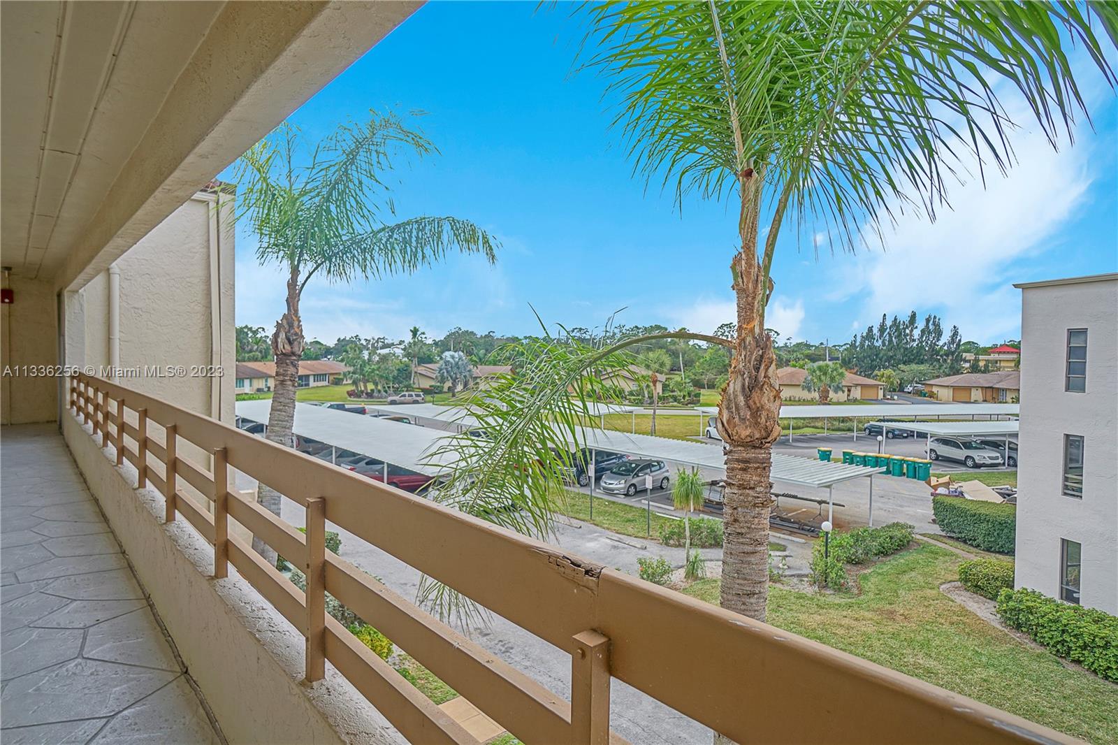 446800 - LAKEWOOD CONDOMIN - Residential