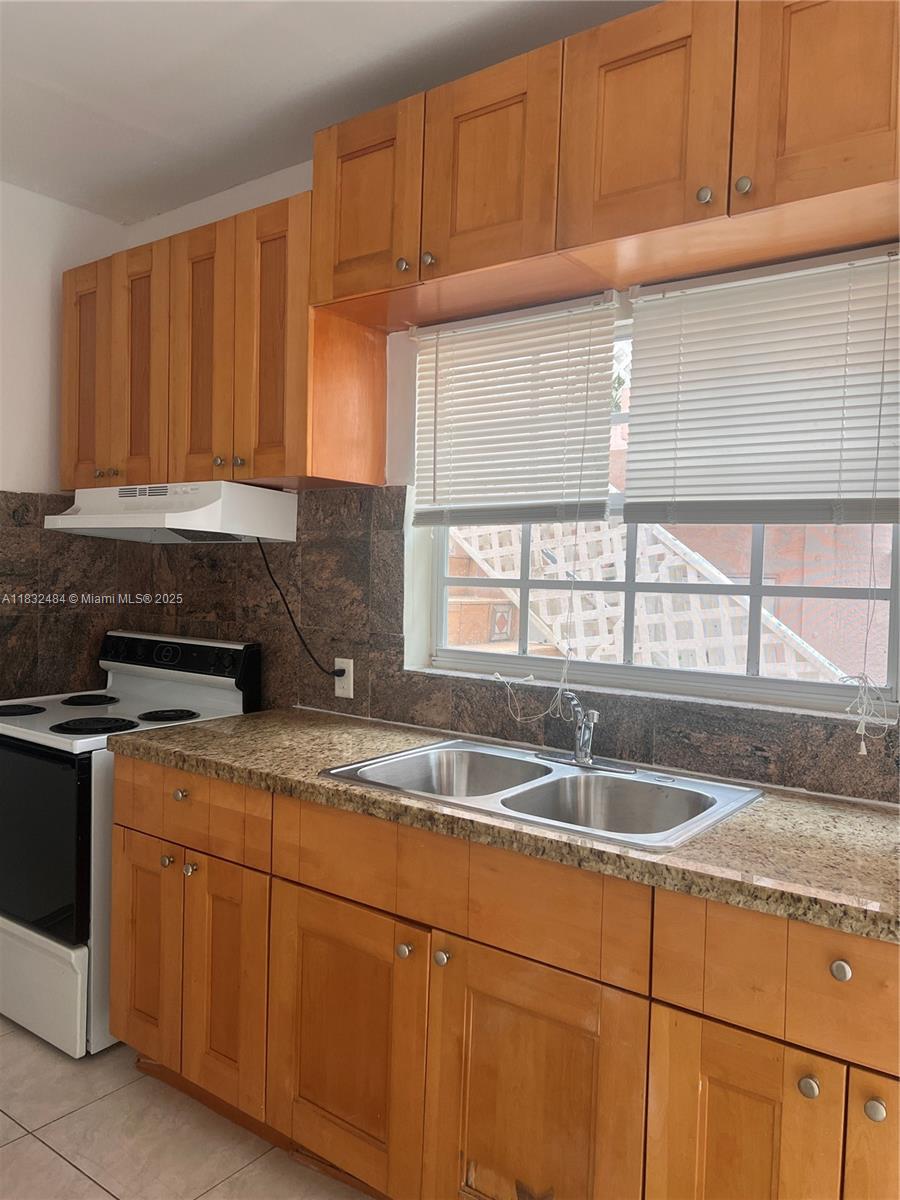 BILTMORE SUB - Residential Lease