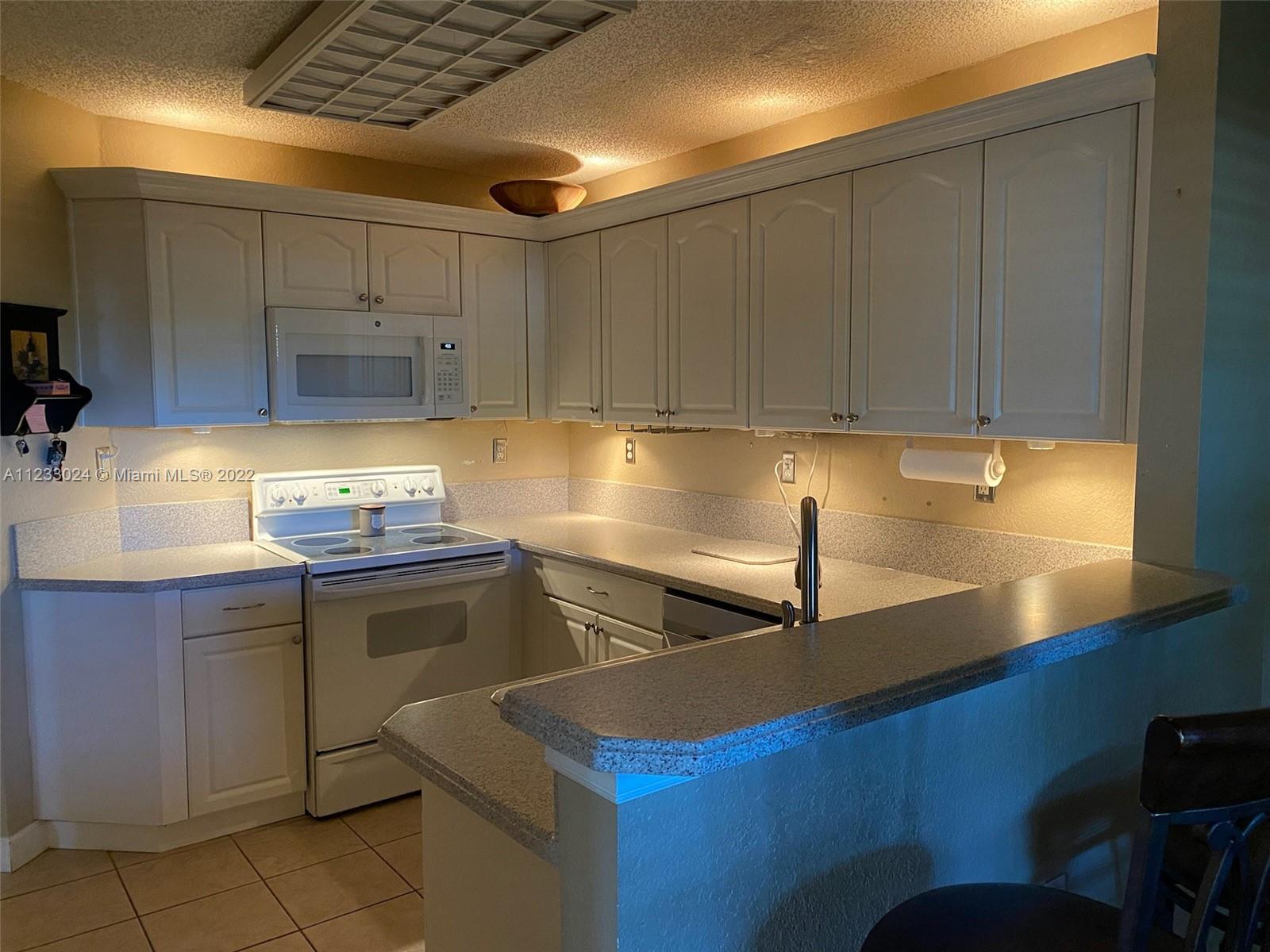 BONITA VILLAS CONDO - Residential Lease